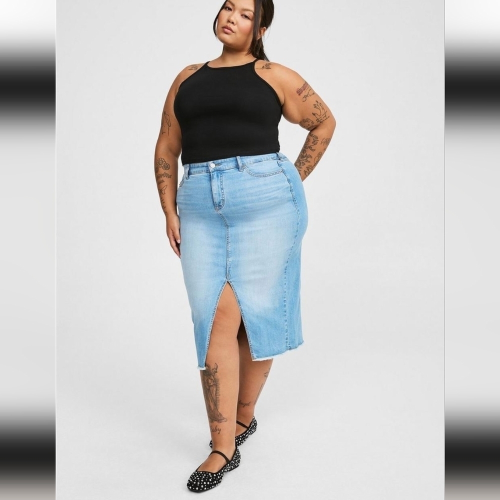 Torrid Midi denim skirt, Light Blue  Size 16, new without tags - Picture 3 of 13